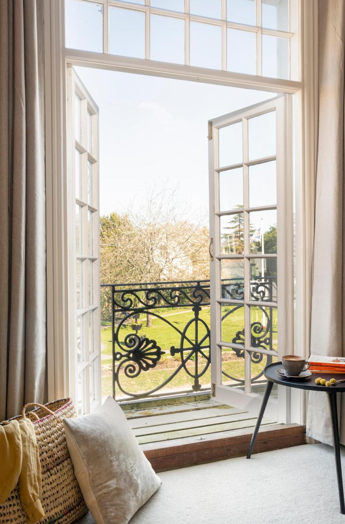 Morleys Rooms - Located In The Heart Of Hurstpierpoint By Huluki Sussex Stays Bagian luar foto