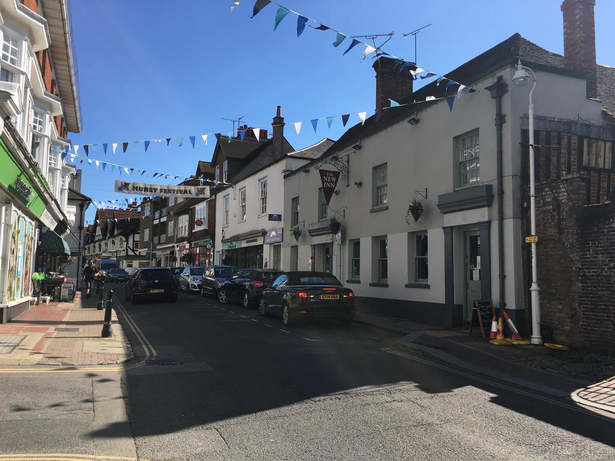 Morleys Rooms - Located In The Heart Of Hurstpierpoint By Huluki Sussex Stays Bagian luar foto
